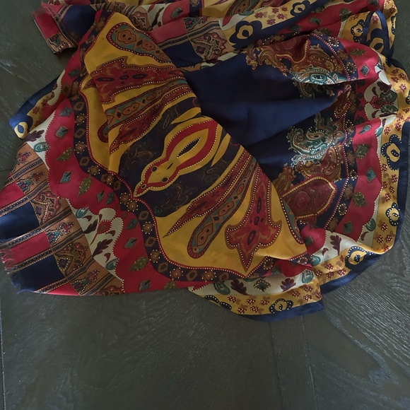 Soft silky scarf - Picture 6 of 6